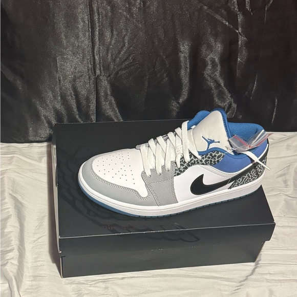 Air Jordan 1 low - Picture 2 of 3